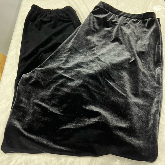 Chicos Travelers 3R US 16/18R  Velvet Jogger Pants Pull On Elastic Waist Black - Picture 2 of 11